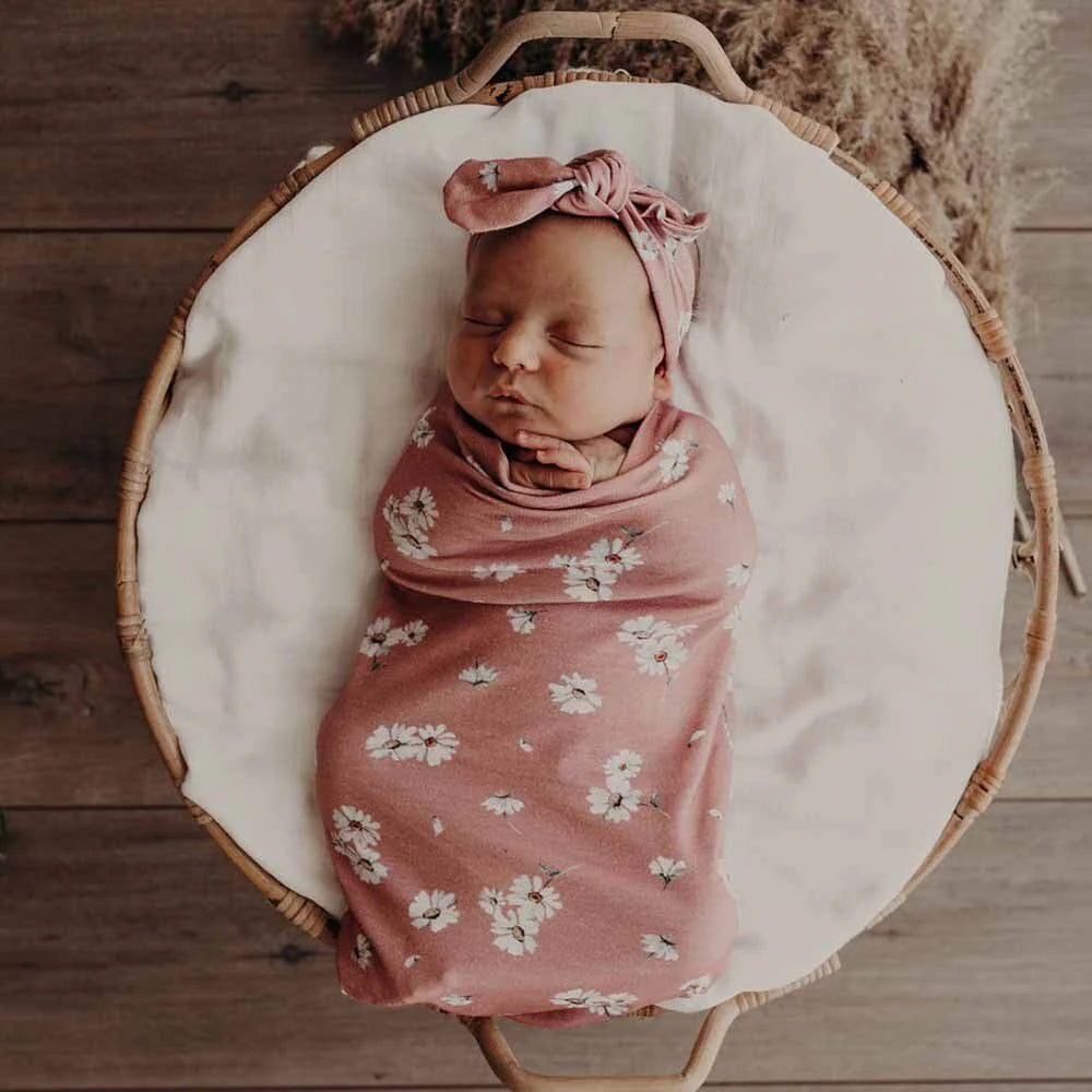 Daisy Organic Snuggle Swaddle &amp; Topknot Set