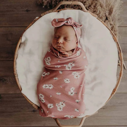 Daisy Organic Snuggle Swaddle &amp; Topknot Set