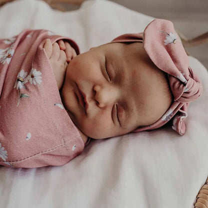 Daisy Organic Snuggle Swaddle &amp; Topknot Set